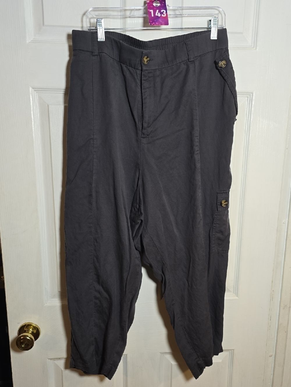 143 Torrid 28S 28 Short Wide-Leg Cargo Pants in Charcoal Black